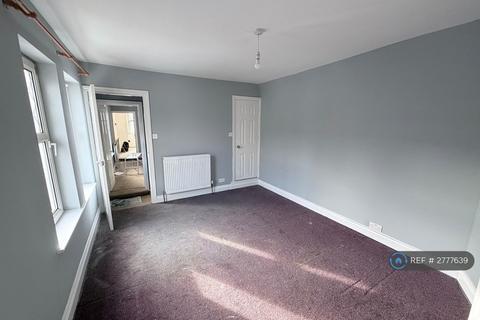 2 bedroom semi-detached house to rent, Cornwall Road, Kettering, NN16