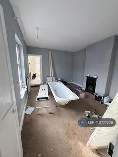 2 bedroom semi-detached house to rent, Cornwall Road, Kettering, NN16