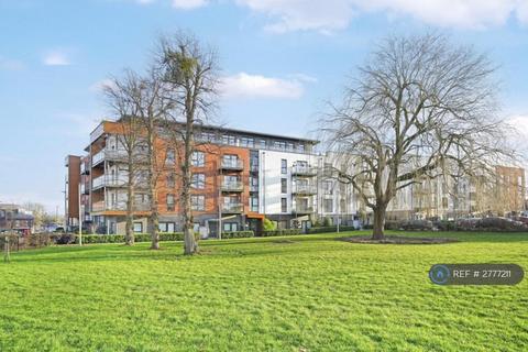 2 bedroom flat to rent, Bell Flower Lodge, Harold Wood, Romford, RM3