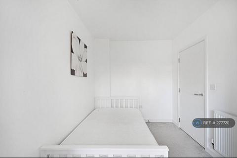 2 bedroom flat to rent, Bell Flower Lodge, Harold Wood, Romford, RM3