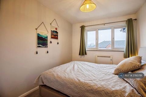 2 bedroom flat to rent, Peartree Avenue, London, SW17