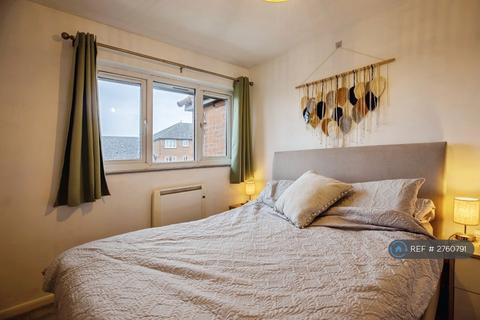 2 bedroom flat to rent, Peartree Avenue, London, SW17