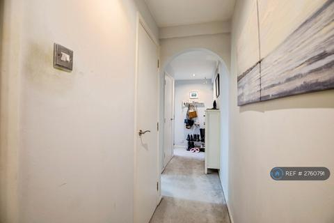 2 bedroom flat to rent, Peartree Avenue, London, SW17