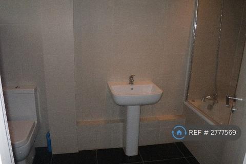 2 bedroom flat to rent, Elmfield Way, South Croydon, CR2