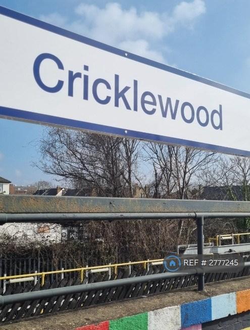 3mins Walk To Cricklewood Station