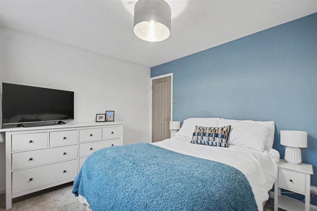 Bedroom 1 2.jpeg