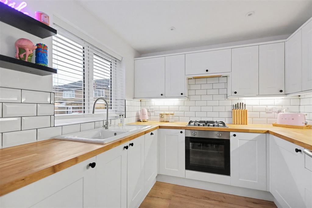 Kitchen 1.jpeg