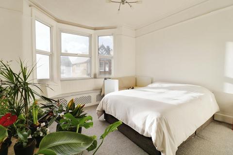 undefined, Broadway, Leigh-on-sea, SS9