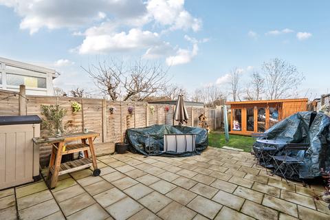 3 bedroom terraced house for sale, Kingshill Avenue, Worcester Park KT4