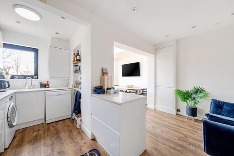 3 bedroom terraced house for sale, Kingshill Avenue, Worcester Park KT4