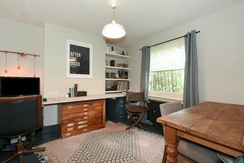 undefined, Lausanne Road, London, SE15