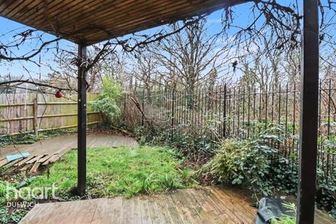 2 bedroom flat for sale, Highwood Close, London