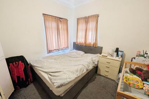 1 bedroom apartment to rent, Slade Lane, Greater Manchester M19