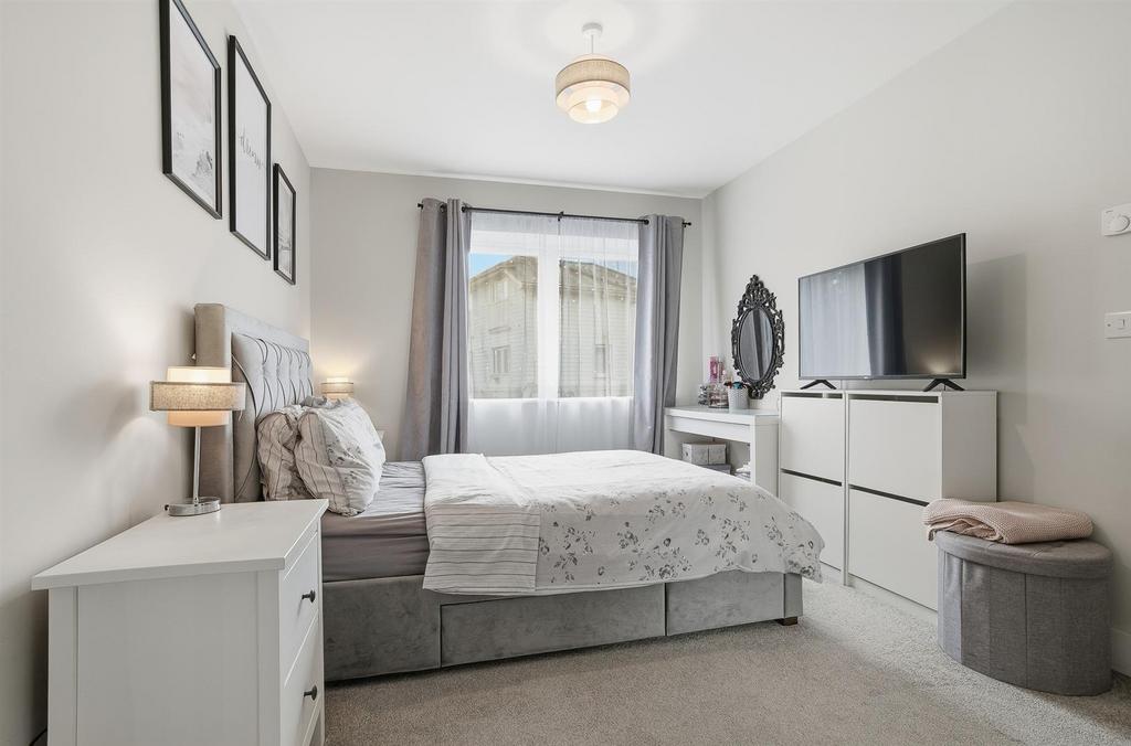 Bedroom..jpg