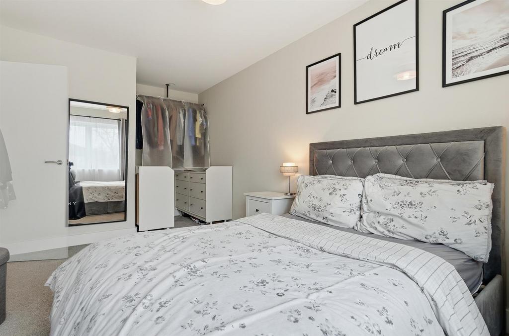 Bedroom...jpg