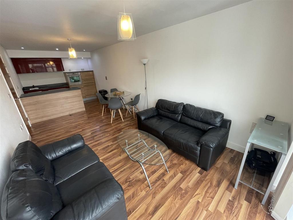 Lounge/Kitchen