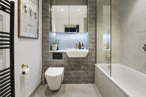 1 bedroom flat for sale, Ravensbury Terrace, London, SW18