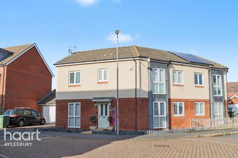 3 bedroom semi-detached house for sale, Greensleeves Drive, Aylesbury
