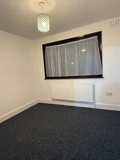 4 bedroom terraced house to rent, Station Parade, Barking IG11