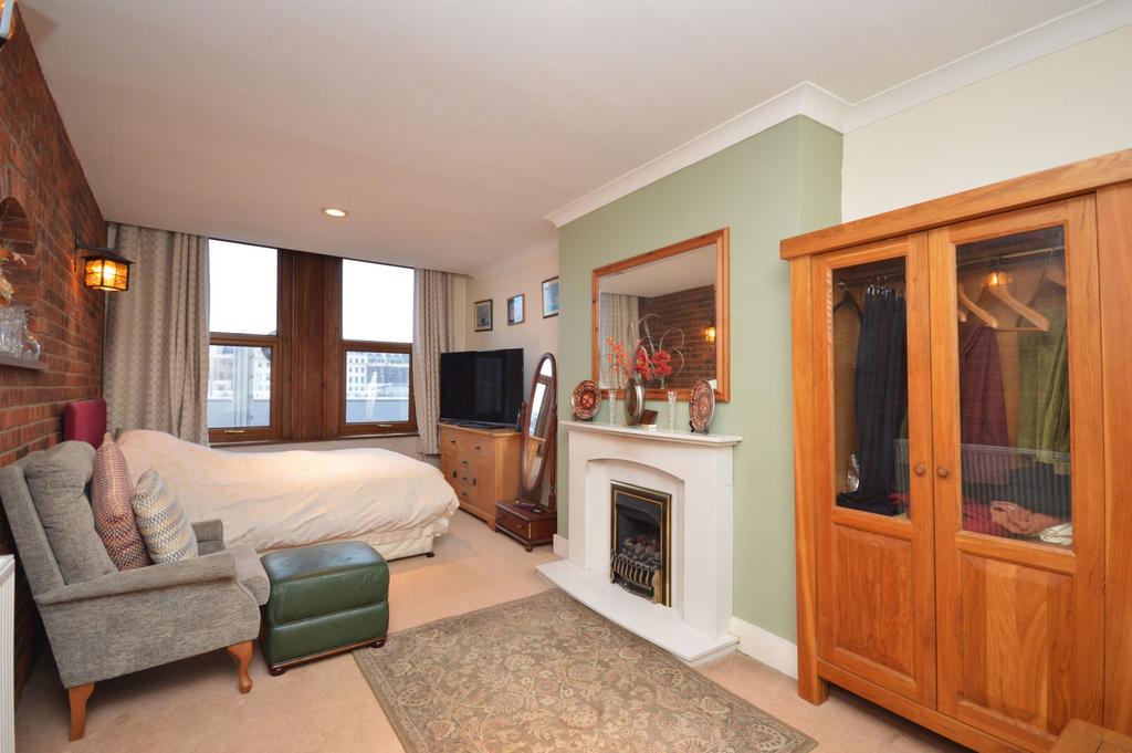 Bedroom/Lounge