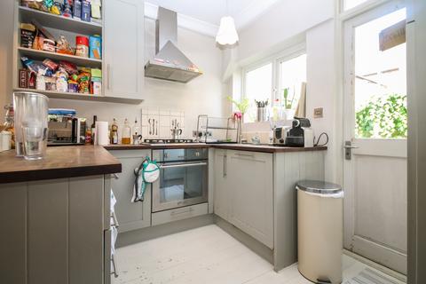 2 bedroom flat to rent, Ormiston Grove, Shepherd'S Bush, London, W12