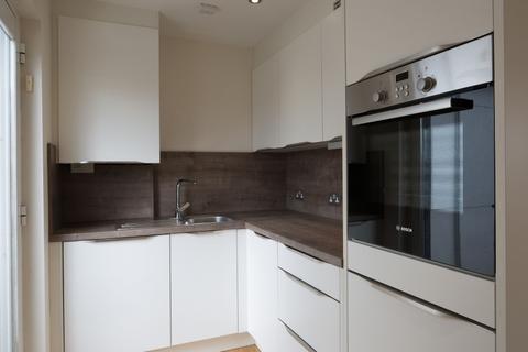 Flat to rent, Delta Court, Coles Green Road