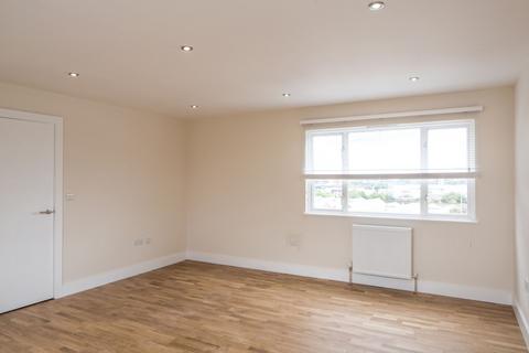 Flat to rent, Delta Court, Coles Green Road