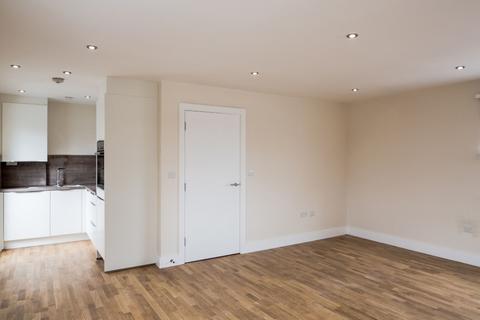 Flat to rent, Delta Court, Coles Green Road