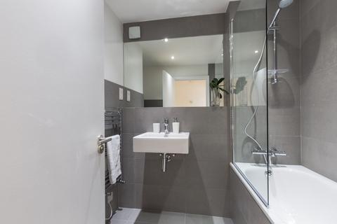 Flat to rent, Delta Court, Coles Green Road