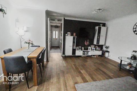 3 bedroom end of terrace house for sale, Haines Close, Aylesbury