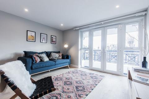2 bedroom flat to rent, Pavilion Court