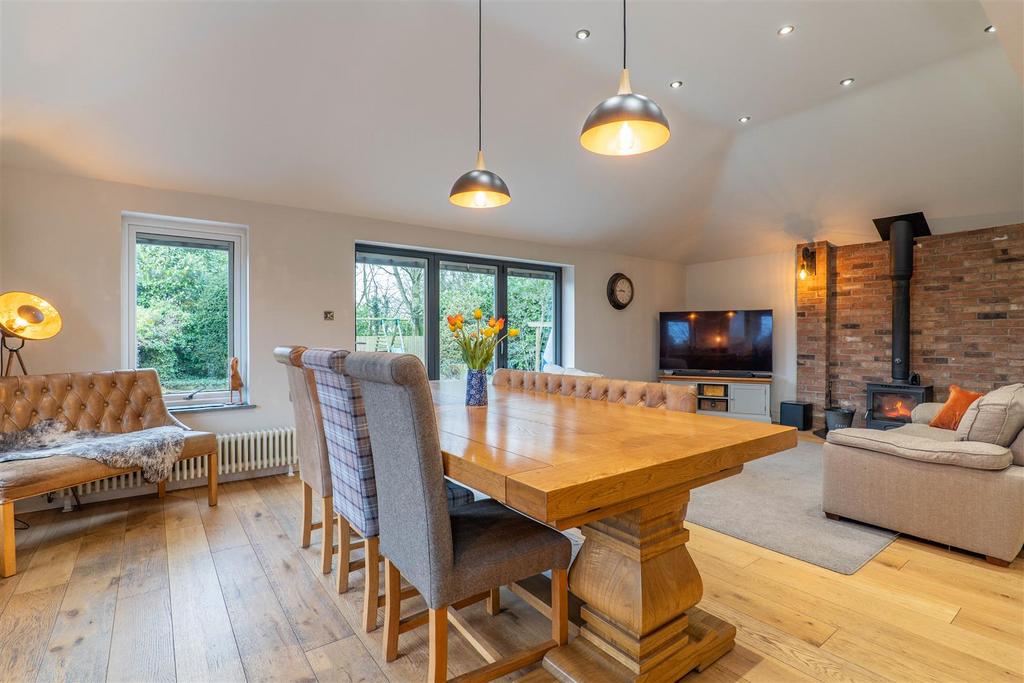 Dining Room/Snug