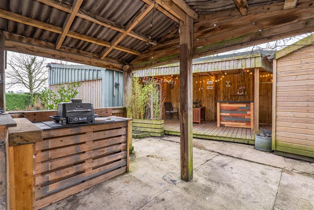 Outdoor Kitchenette