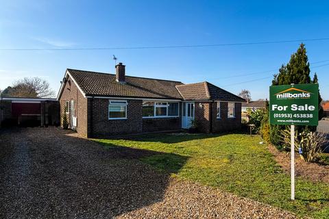 4 bedroom detached bungalow for sale, Kerridges, East Harling, Norwich, Norfolk, NR16 2QB