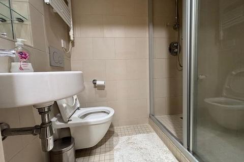 3 bedroom property to rent, Empire Way, Wembley