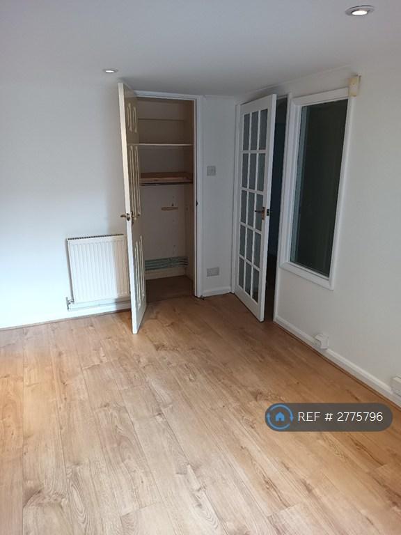 Lounge And Storage