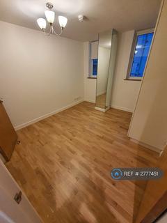 2 bedroom flat to rent, Lyon Road, Harrow, HA1