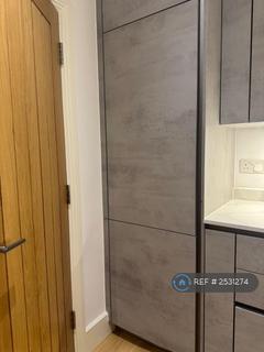 2 bedroom flat to rent, Algar Road, London, TW7