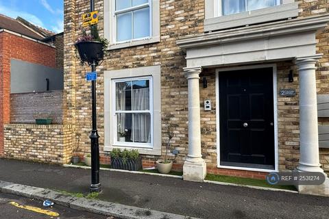 undefined, Algar Road, London, TW7