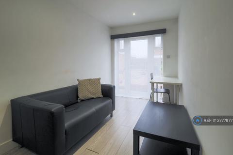 1 bedroom in a house share to rent, Drayton Road, Borehamwood, WD6