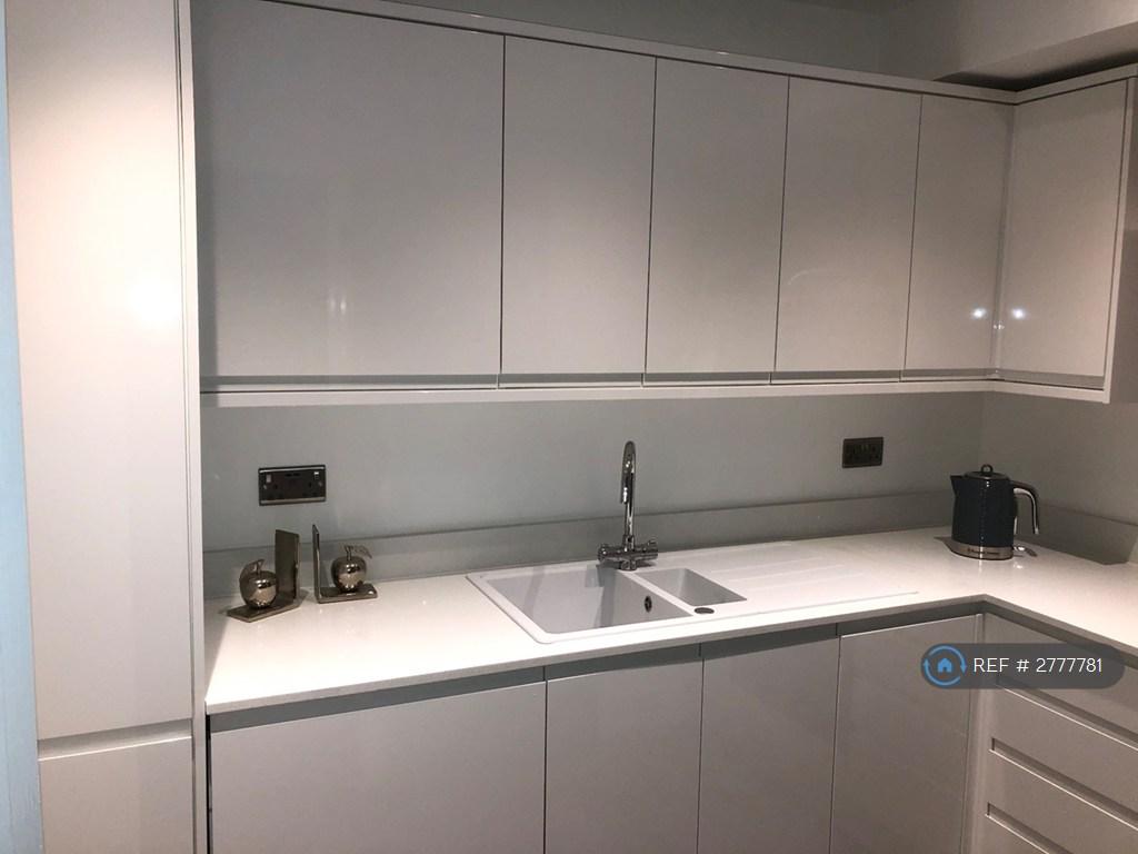 Kitchen Showing Many Units
