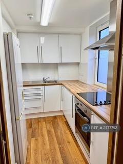 2 bedroom flat to rent, Akenside Road, London, NW3