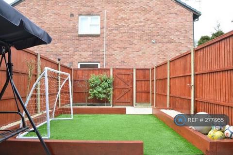 2 bedroom terraced house to rent, Hunstanton Close, Ifield, Crawley, RH11
