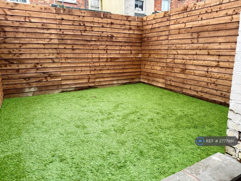 New Fencing And Artificial Grass