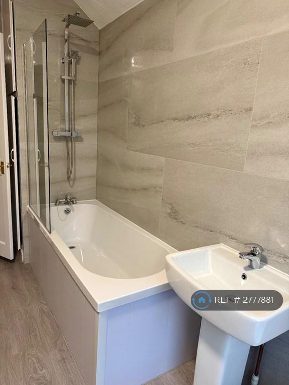 Bathtub And Shower