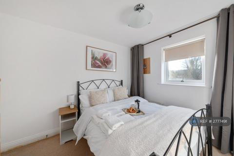 2 bedroom maisonette to rent, Undine Road, London, E14