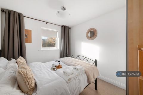 2 bedroom maisonette to rent, Undine Road, London, E14