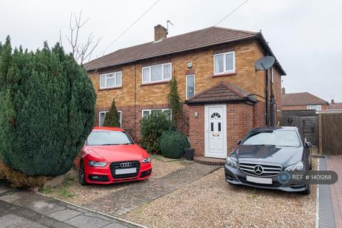 4 bedroom semi-detached house to rent, Cape Close, Colchester, CO3
