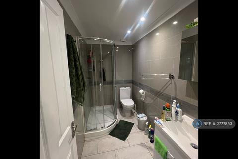 2 bedroom flat to rent, West Street, Brighton, BN1