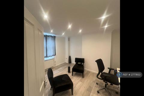 2 bedroom flat to rent, West Street, Brighton, BN1